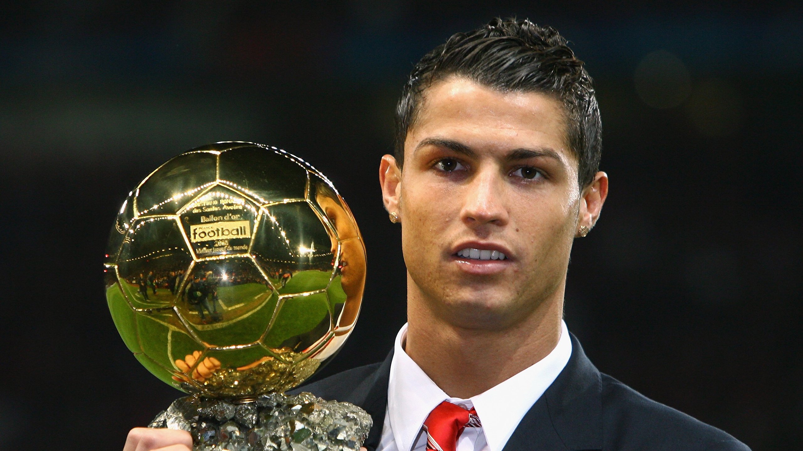 世纪悍将撞上桑巴魔法，德罗巴与内马尔共铸的东瀛铁壁之战，世纪悍将撞上桑巴魔法，德罗巴与内马尔共铸东瀛铁壁之战